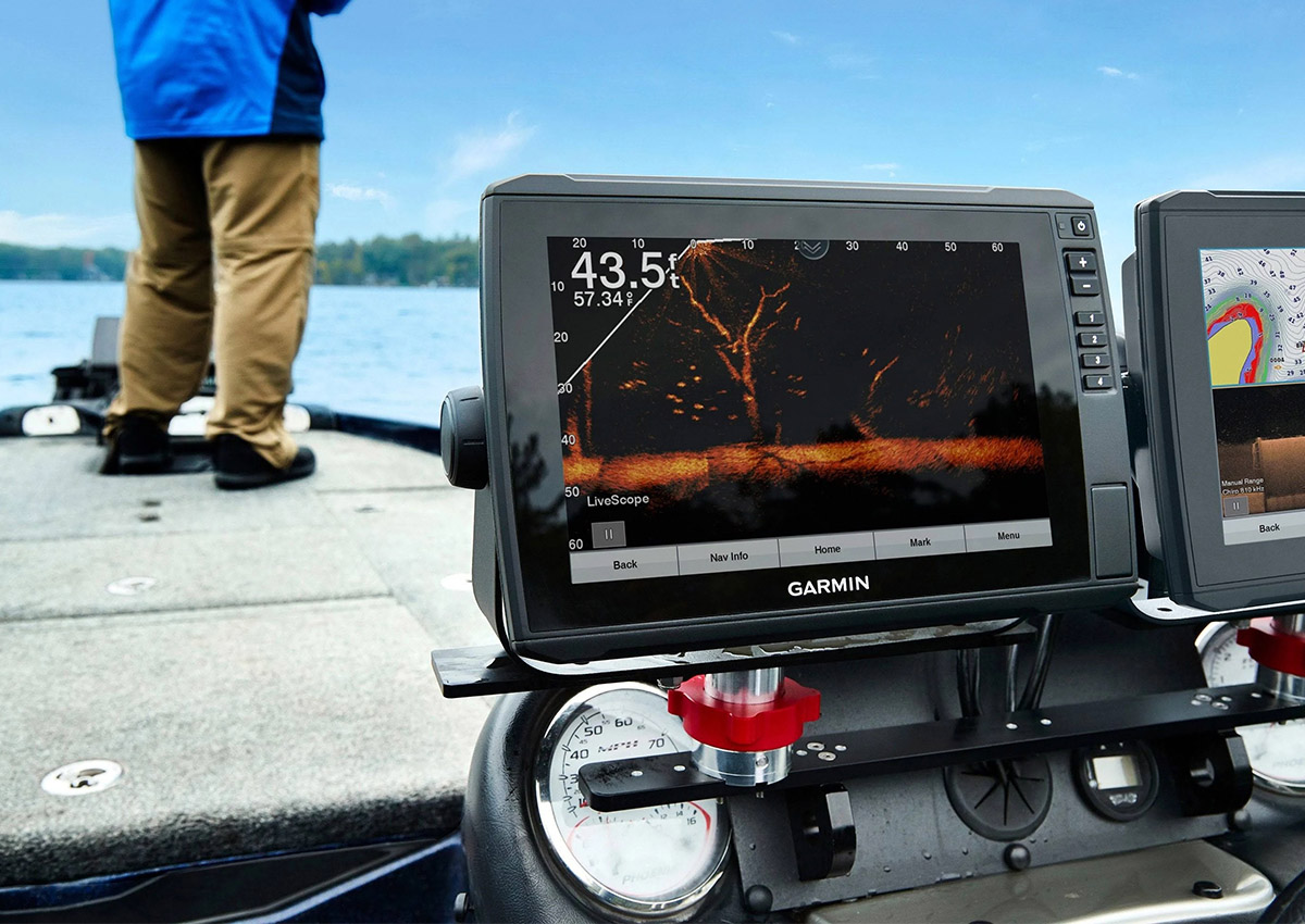 Black Friday Deal: Garmin ECHOMAP Extremely 2 with LiveScope Plus LVS34 Transducer